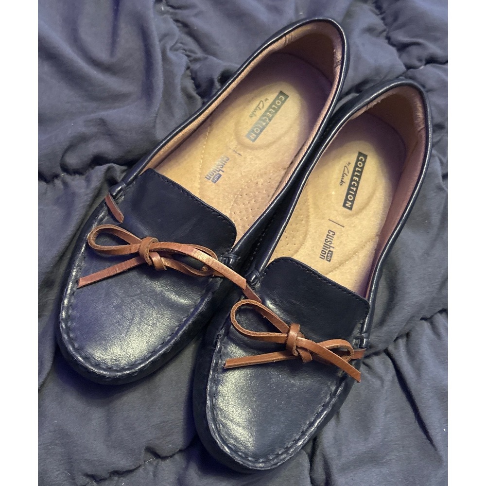 Clarks Collection Women's Navy Blue Leather Moccasin Loafers Bow Size 6.5 M - Picture 2 of 9